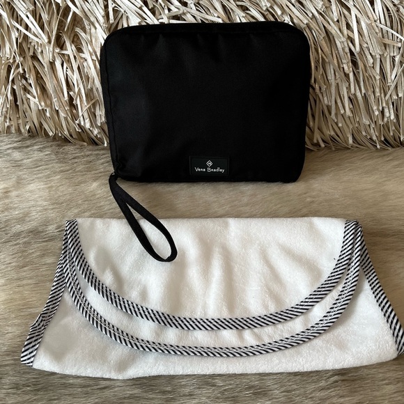 Vera Bradley Handbags - VERA BRADLEY Portable Black Zip Wristlet Baby Changing Pad Wipe Diaper Holder